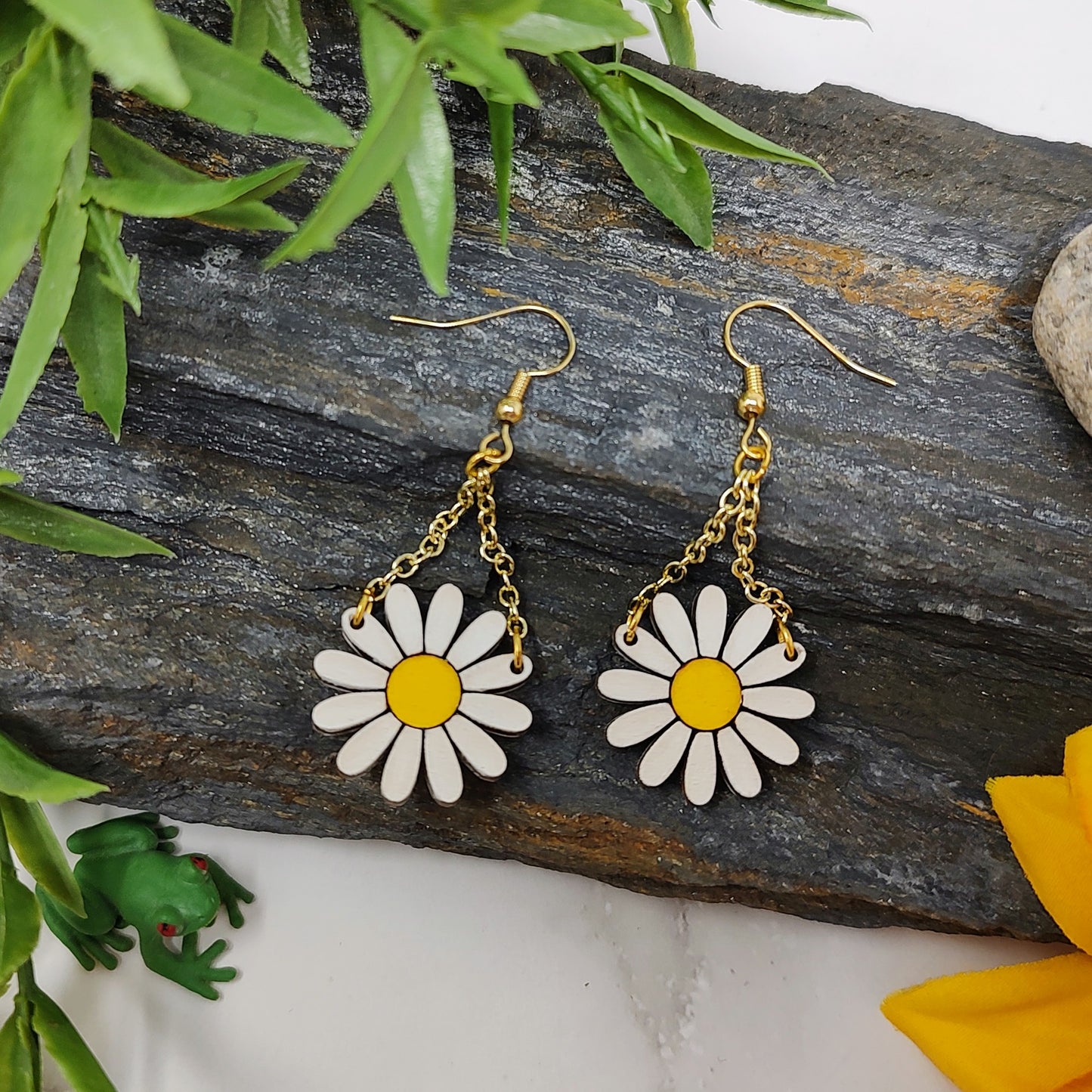 Daisy Dangle Earrings