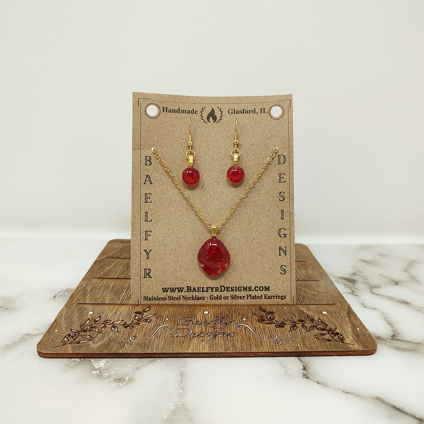 Apple Red Fused Glass Gold Jewelry Set – Diamond Shape Pendant