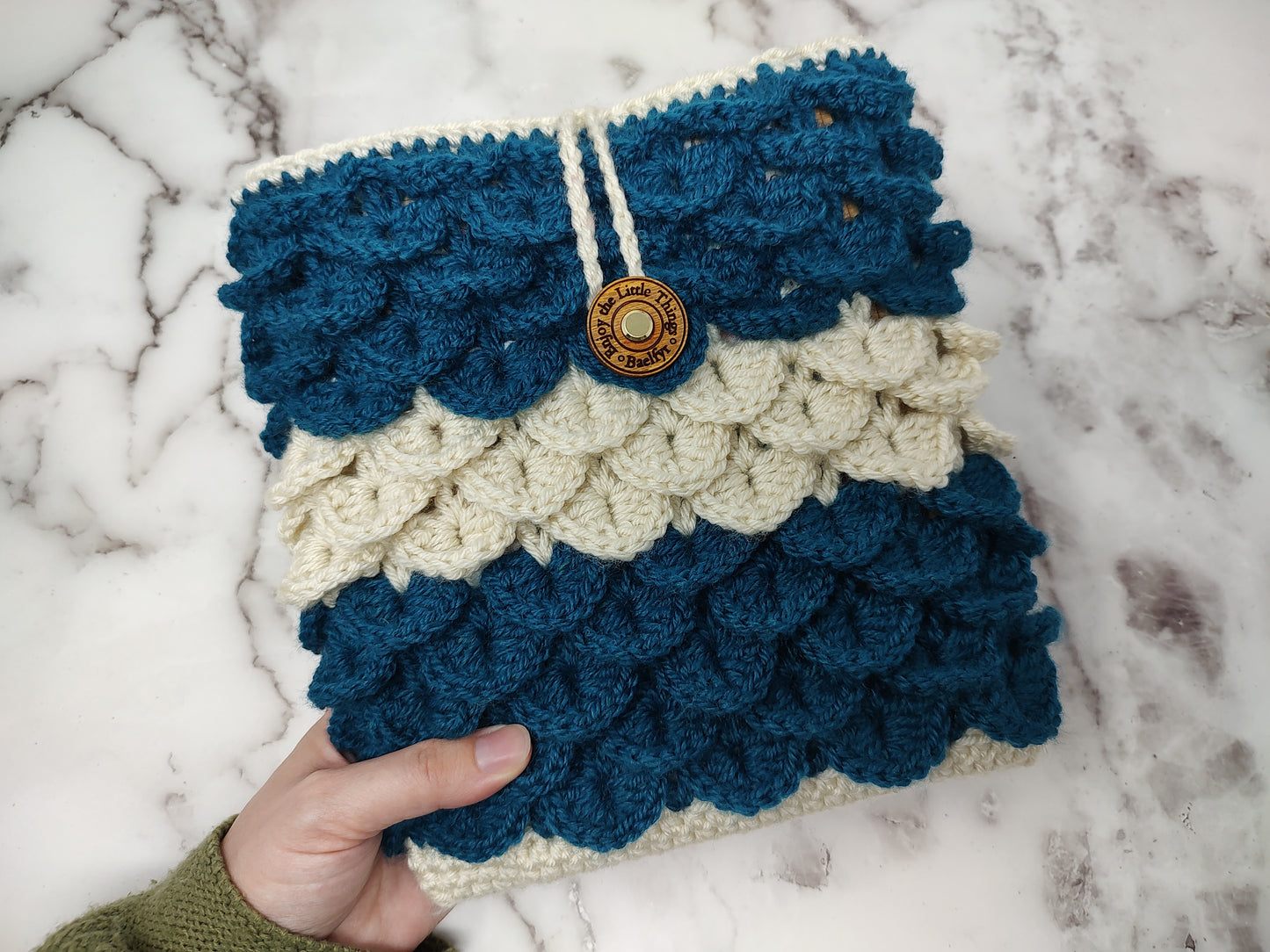 Vertical Blue and White Crocodile Stitch Crochet Book Sleeve